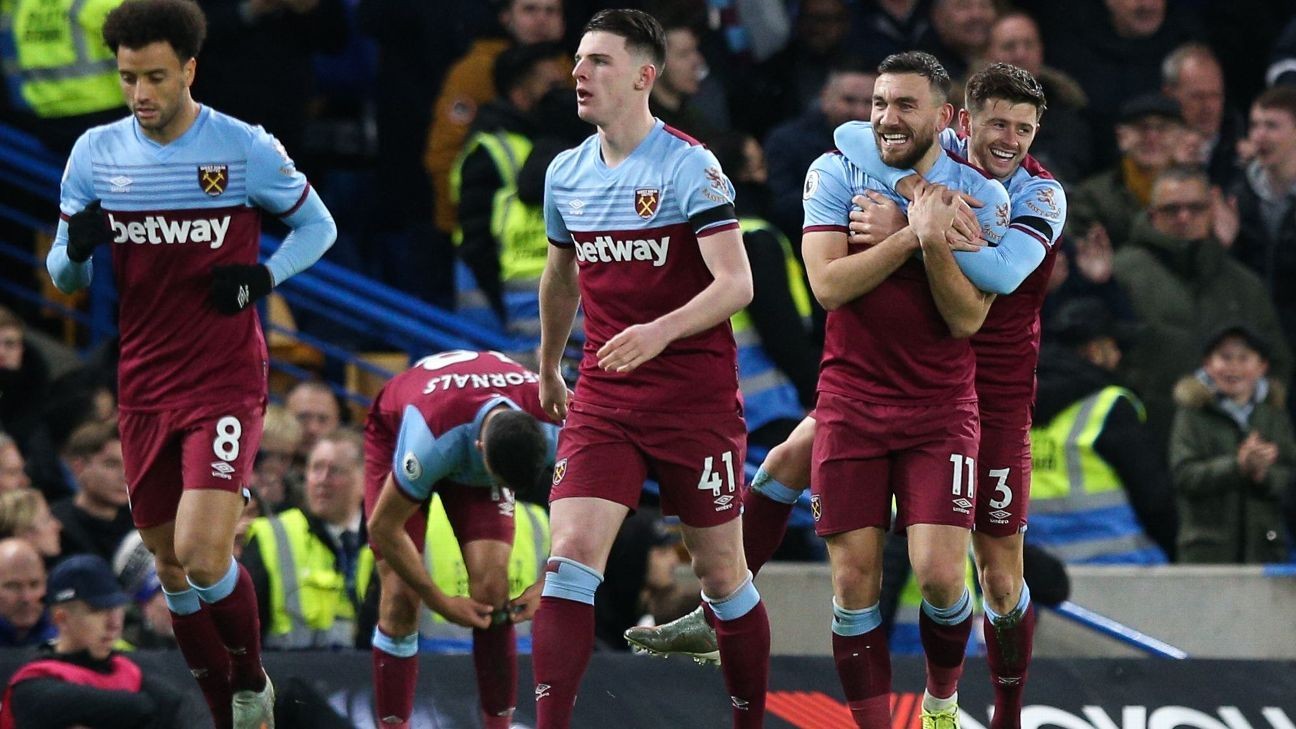 Aaron Cresswell goal earns West Ham shock victory at Chelsea