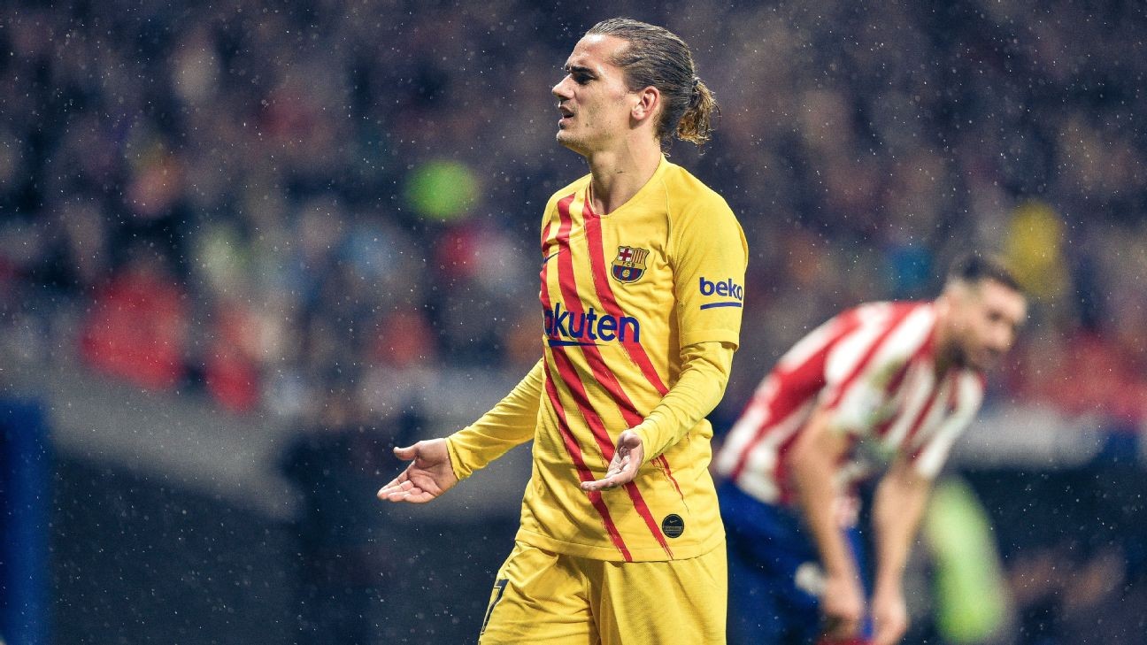 Atletico fans chant 'die' at Griezmann on return with Barcelona