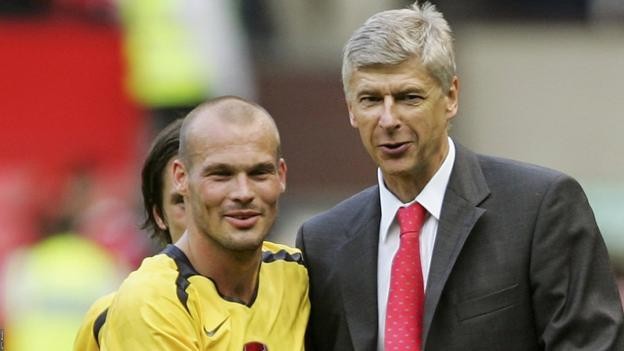 Arsene Wenger 'available' to talk to interim Arsenal boss Freddie Ljungberg 'if he has need'