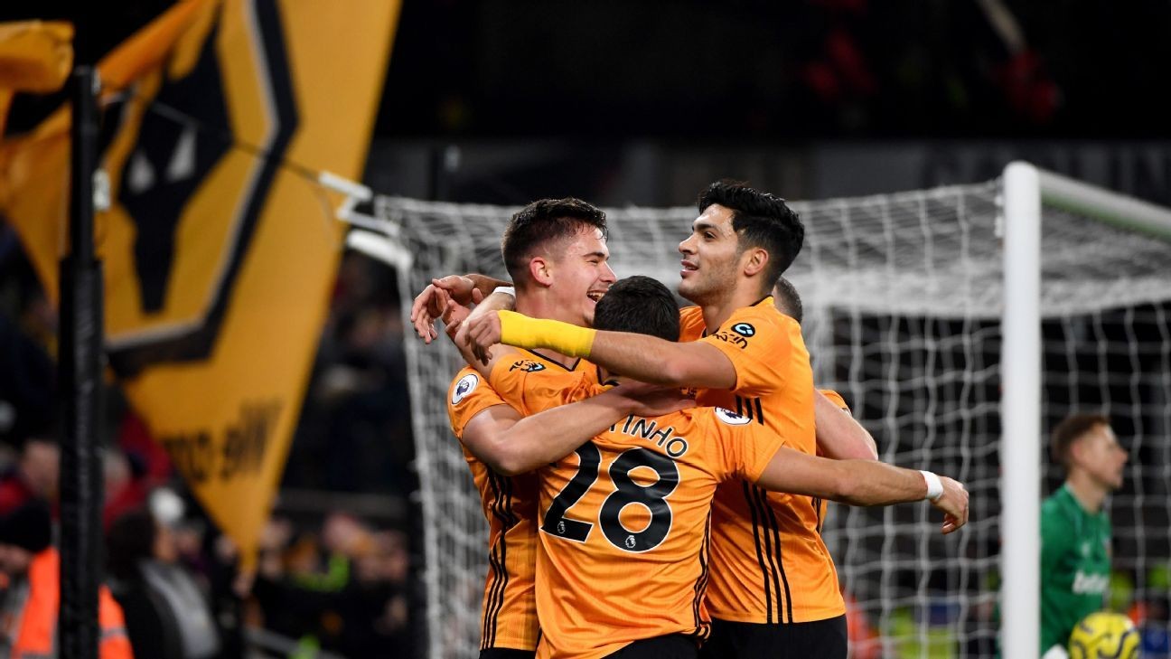 Cutrone on target as Wolves beat West Ham 2-0