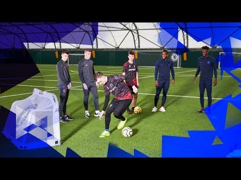 Tammy Abraham & Mason Mount in street football EA Volta challenge!