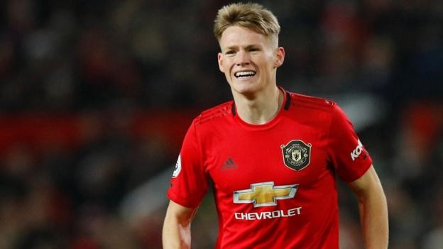 Scott McTominay: Man Utd midfielder injured in Newcastle win