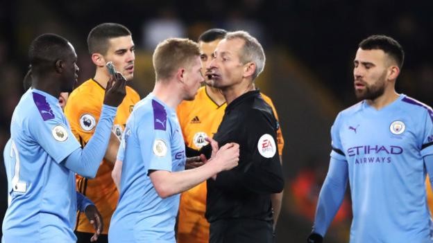 Wolves v Man City: Fans warned after object thrown at players