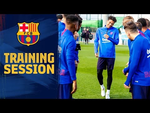 A birthday surprise for Jean-Clair Todibo in training ?