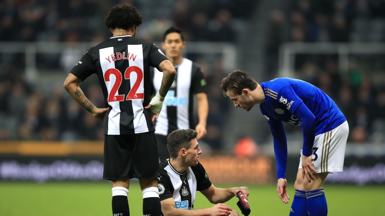 Newcastle defender DeAndre Yedlin's broken hand 'looks a mess' - coach