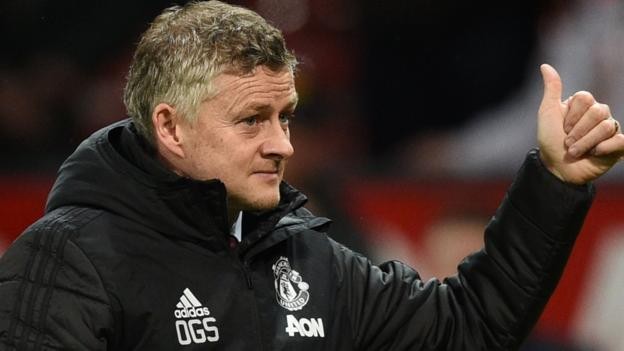 Manchester United: Ole Gunnar Solskjaer says club must 'stick together' amid fan protests
