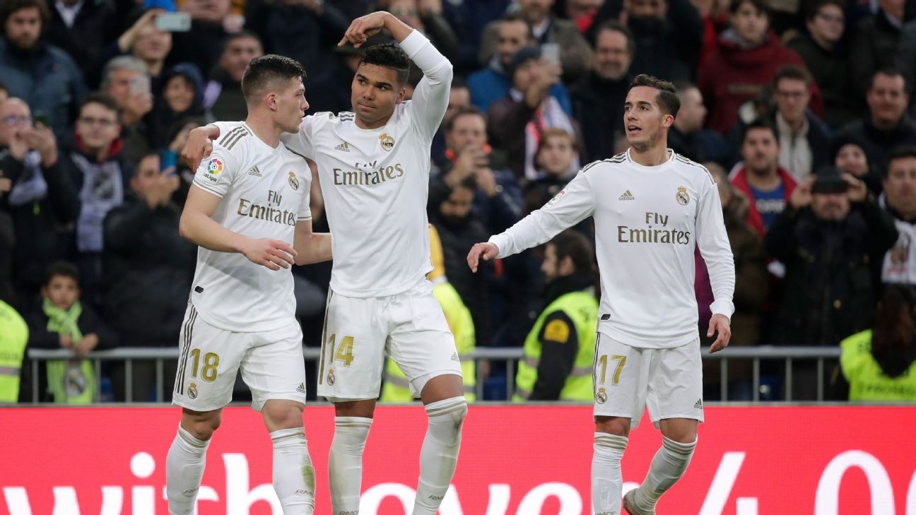 Real Madrid beat Sevilla thanks to Casemiro brace
