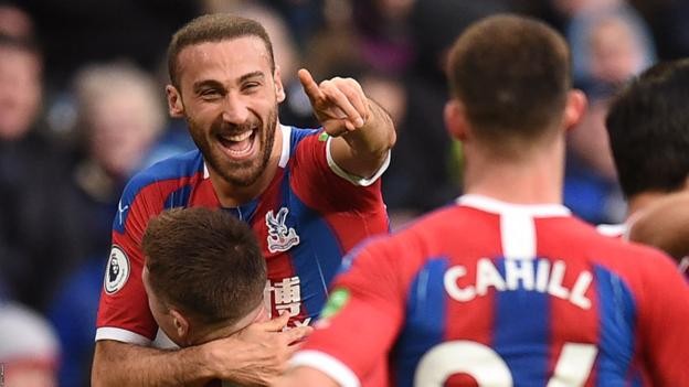 Manchester City 2-2 Crystal Palace: Fernandinho scores late own goal