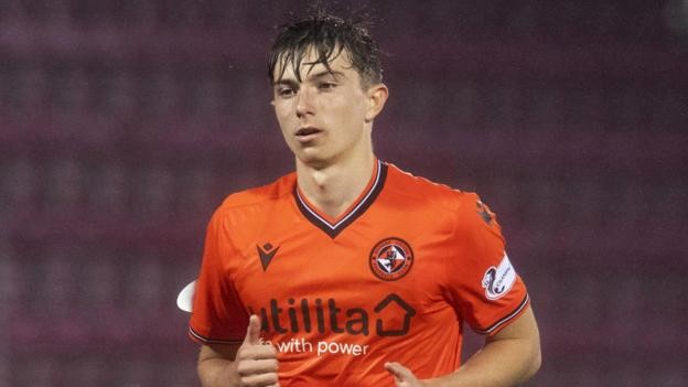 Scott Banks: Crystal Palace sign teen midfielder from Dundee United