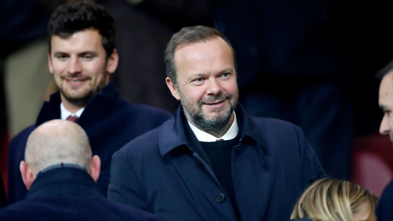 Manchester United CEO Ed Woodward's home attacked by fans