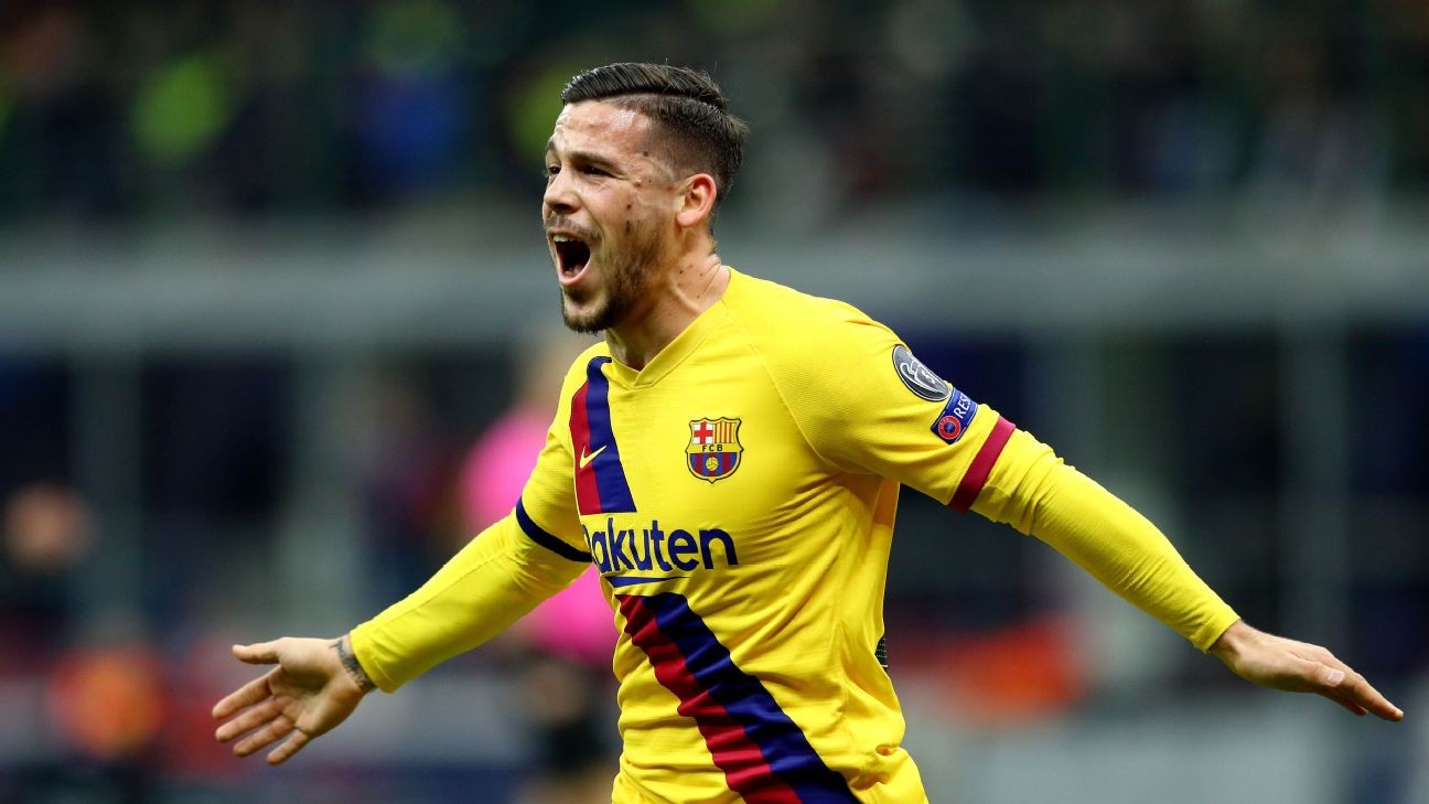 Barcelona's Carles Perez joins Roma in deal worth up to ¬15,5 million
