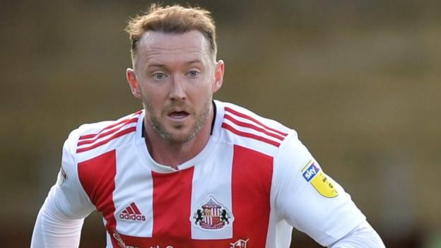 Aiden McGeady: Charlton sign Republic of Ireland winger from Sunderland