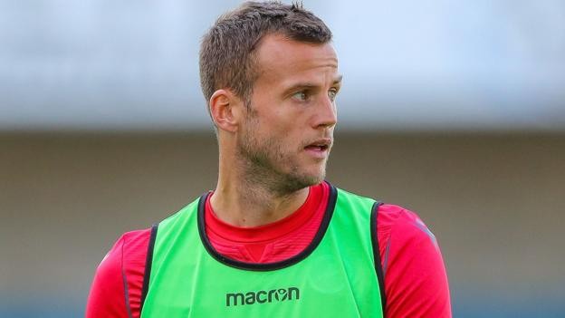 Luke Steele: Millwall re-sign Nottingham Forest goalkeeper on loan