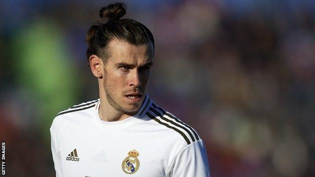Gareth Bale: Zinedine Zidane says Wales international will stay at Real Madrid