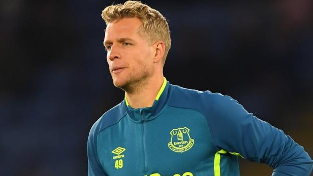 Jonas Lossl: Huddersfield Town re-sign Everton goalkeeper on loan