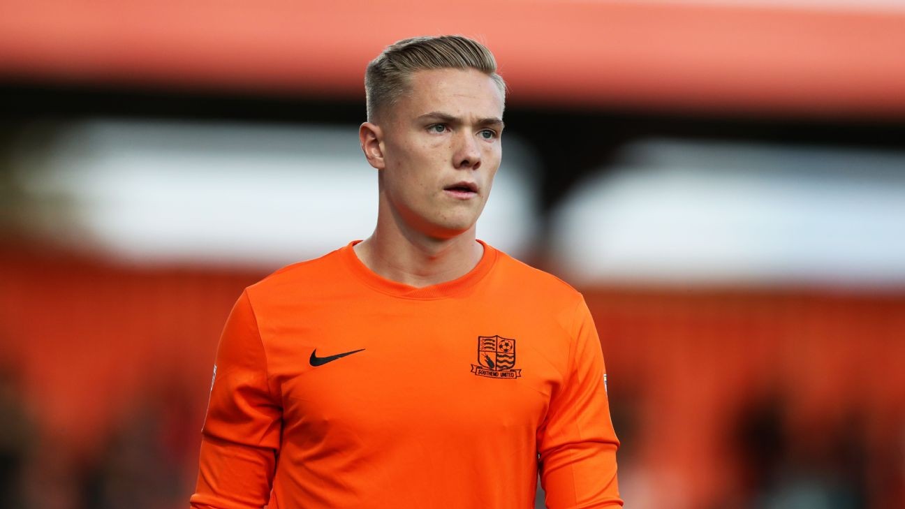 Man United sign England youth goalkeeper Bishop