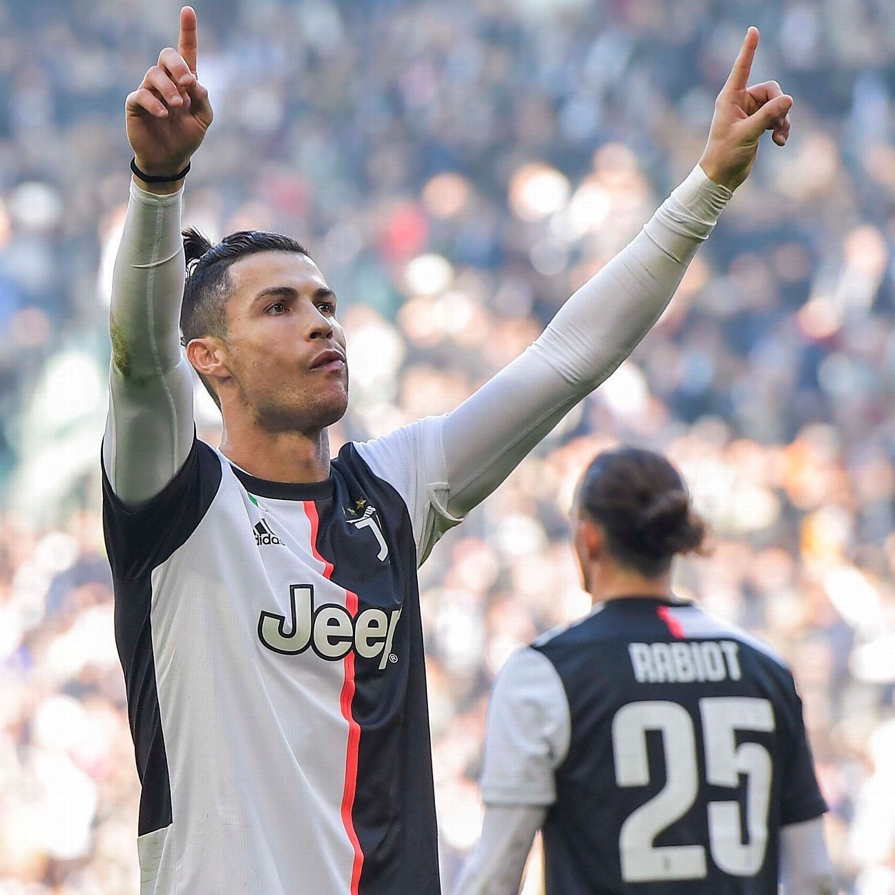 Cristiano Ronaldo continues scoring run with two penalties as Juventus stay top