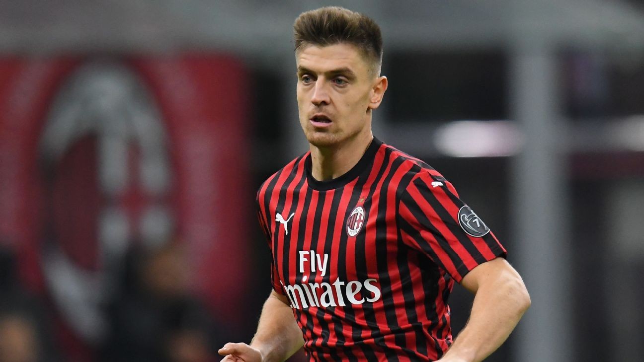 Klinsmann's Hertha break club transfer record to sign Piatek from Milan