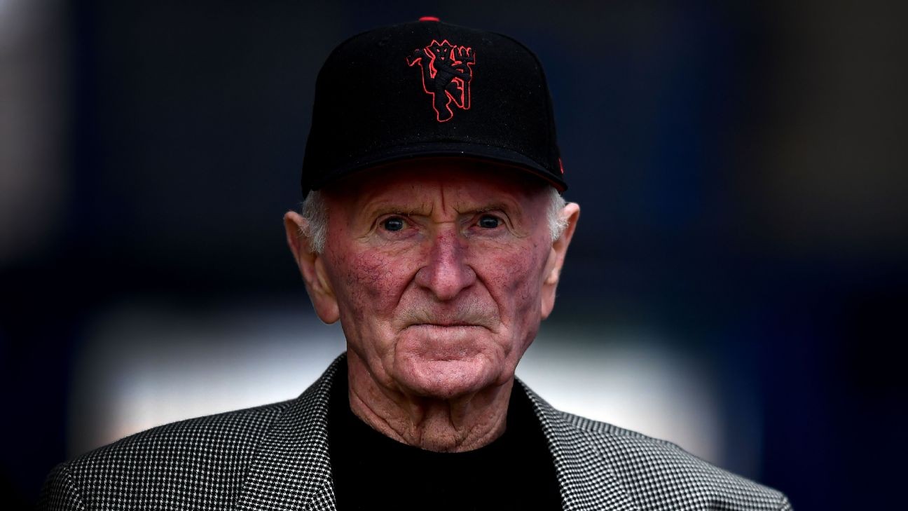 Manchester United legend Harry Gregg dies at 87