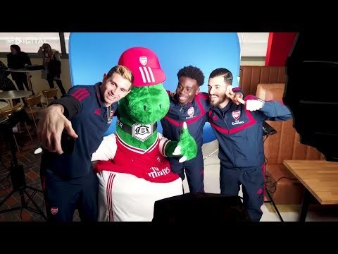 "Where's the Invincibles trophy?!" | The Emirates Stadium Challenge