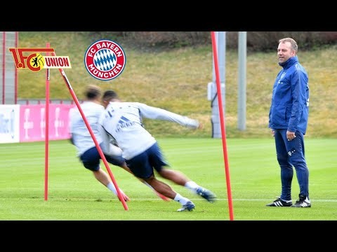 ? ? FC Bayern Pressetalk mit Hansi Flick vor dem Spiel gegen Union Berlin