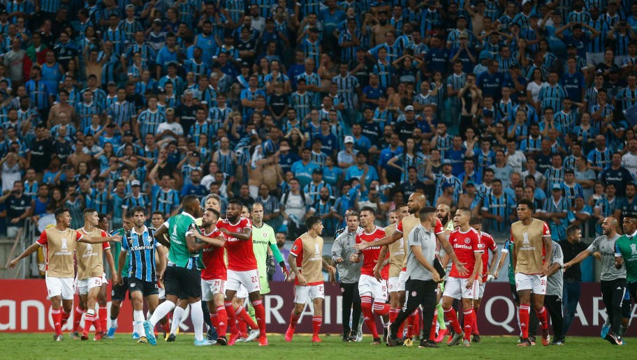 VIDEO: Copa Libertadores Tie Between Gremio & Internacional Descends Into Chaos as 8 Players See Red