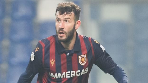 Coronavirus in Italy: Alessandro Favalli describes 'fever, headache, eyes burning'