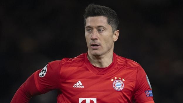Robert Lewandowski gives 1m euros to fight coronavirus pandemic