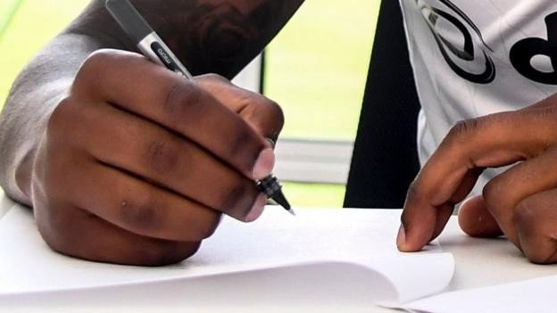 Discussions ongoing to keep EFL transfer window open amid coronavirus crisis