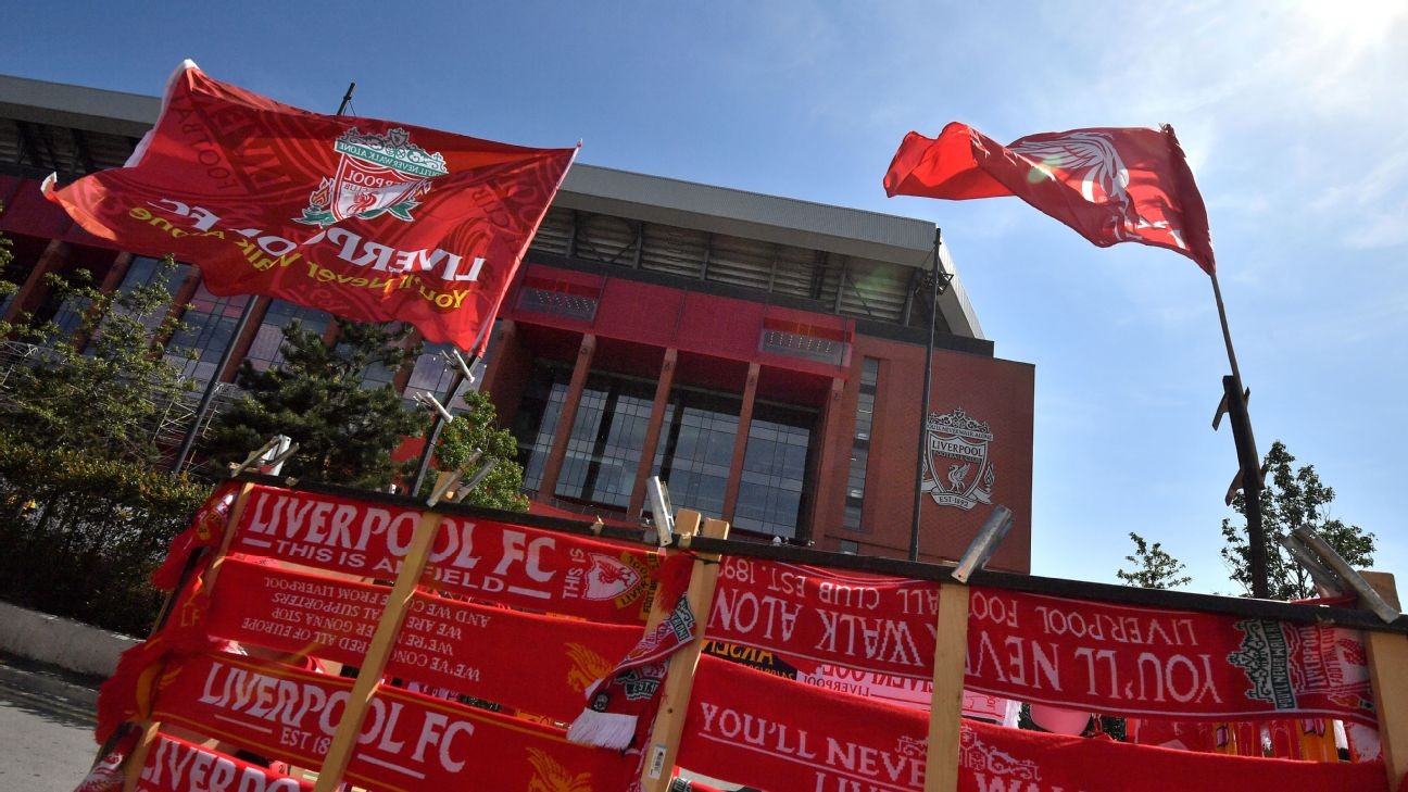 Liverpool hit back at mayor for calling to end Premier League season