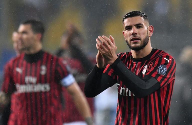 THE ROSSONERI WORKING IN THE RAIN