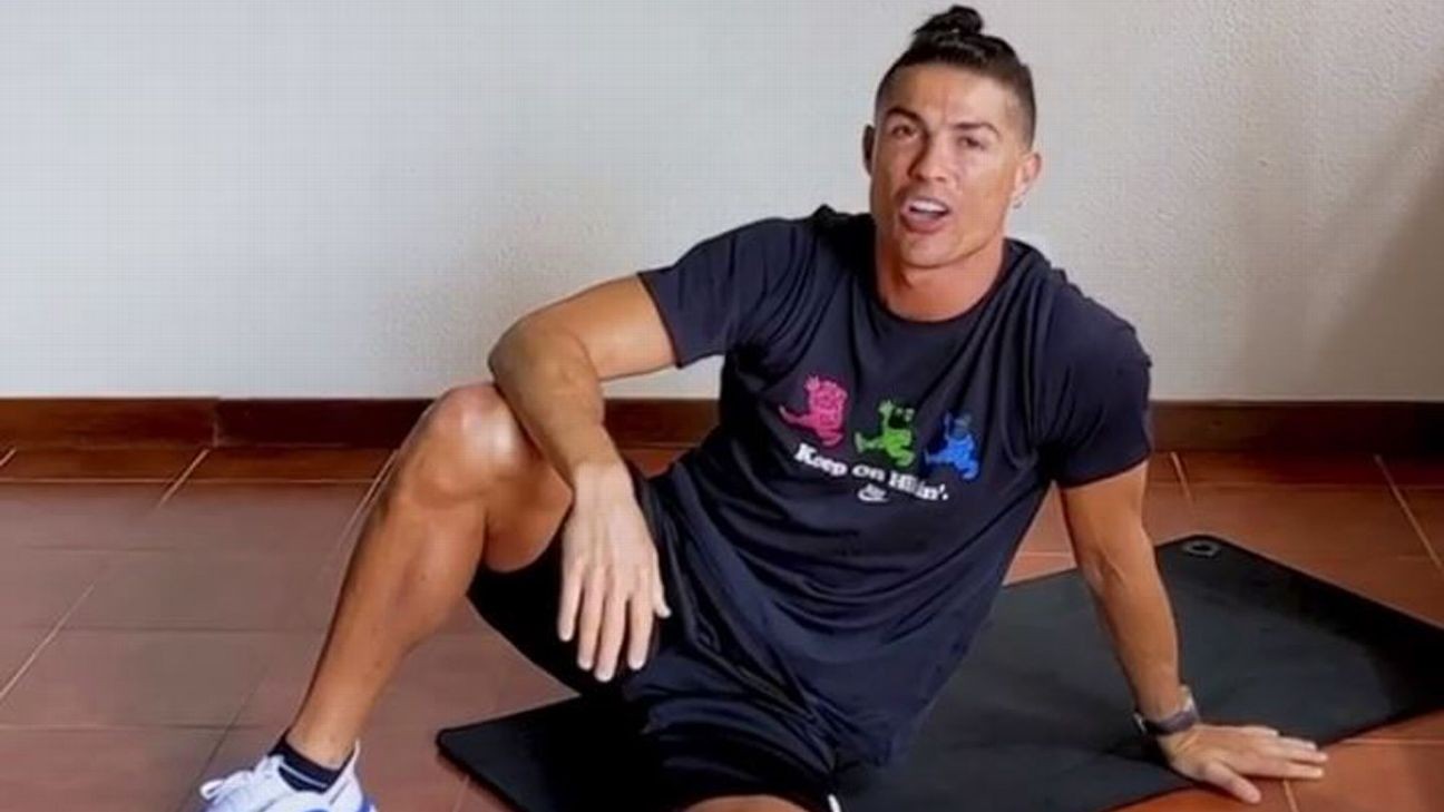 Cristiano Ronaldo returns to Juventus training pitch