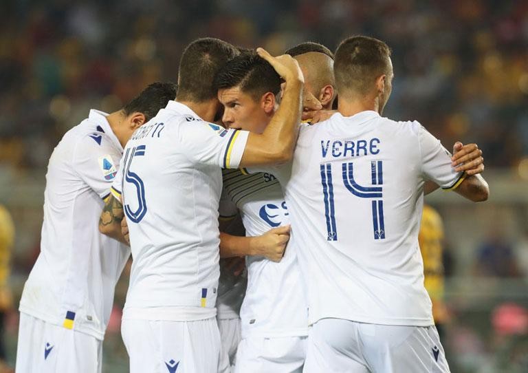 FIRST GROUP TRAINING FOR HELLAS VERONA
