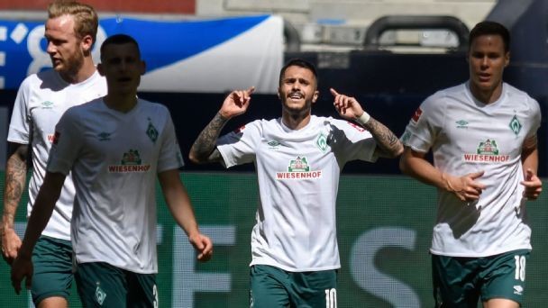 Bremen boost survival hopes with win at Schalke, pressure on Wagner