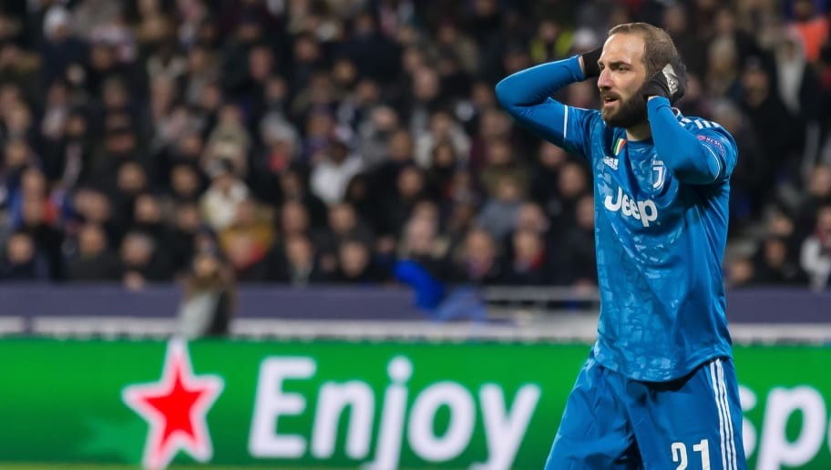Gonzalo Higuain a Doubt for Serie A Return After Suffering a Thigh Injury in Training