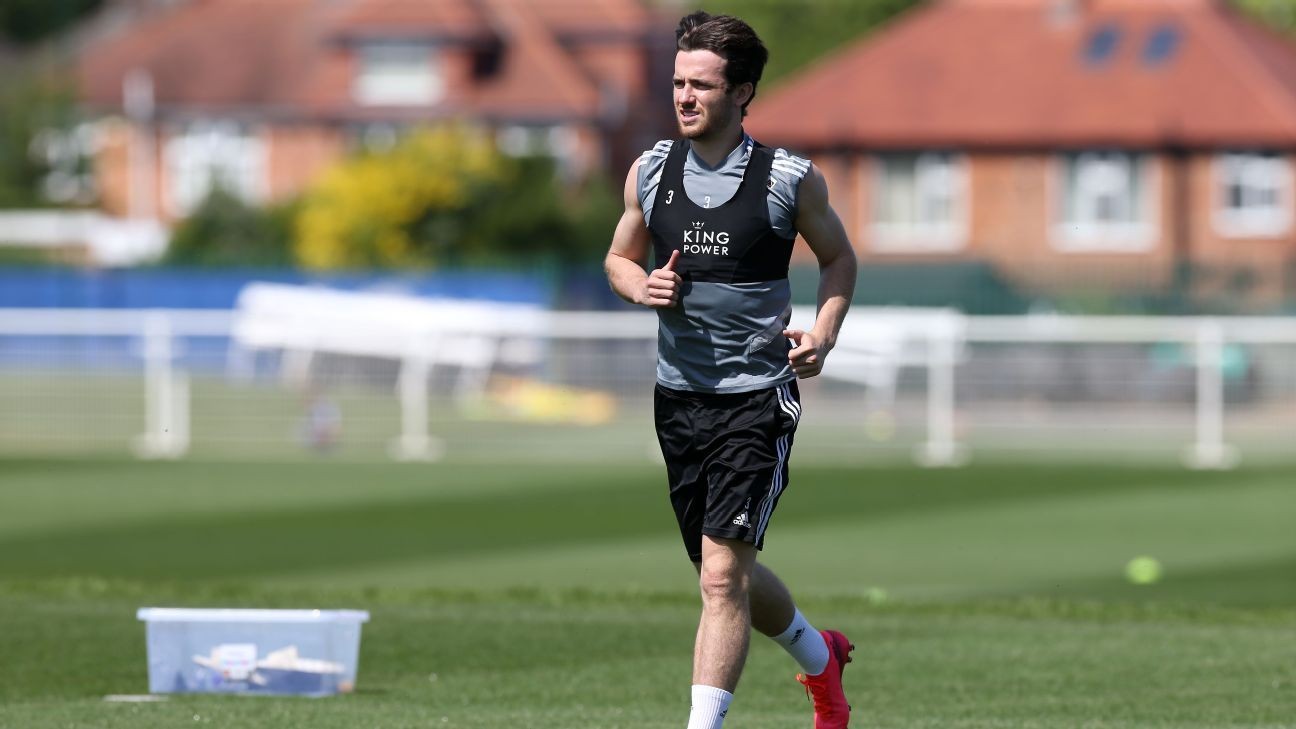 Sources: Man City prioritise CB over Chilwell