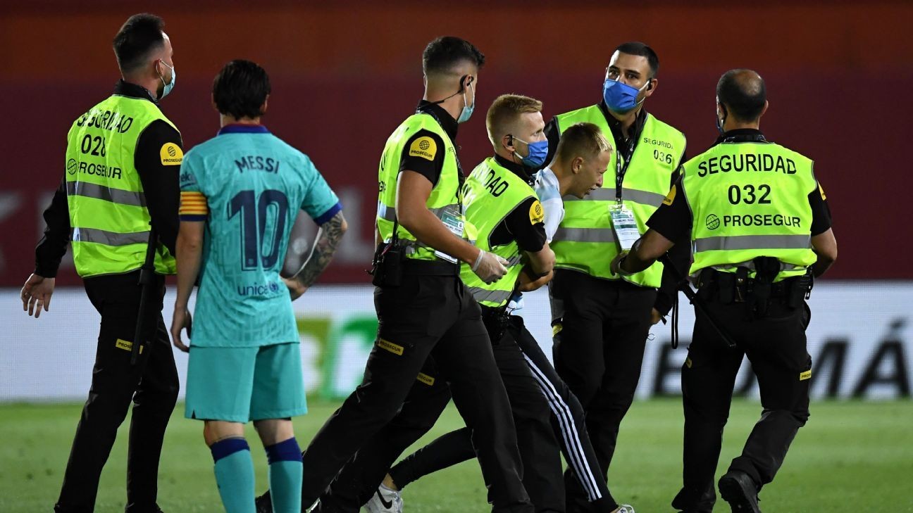 Selfie-seeking Messi fan invades closed stadium