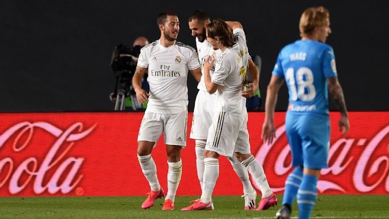 Real Madrid down Valencia with Benzema brace