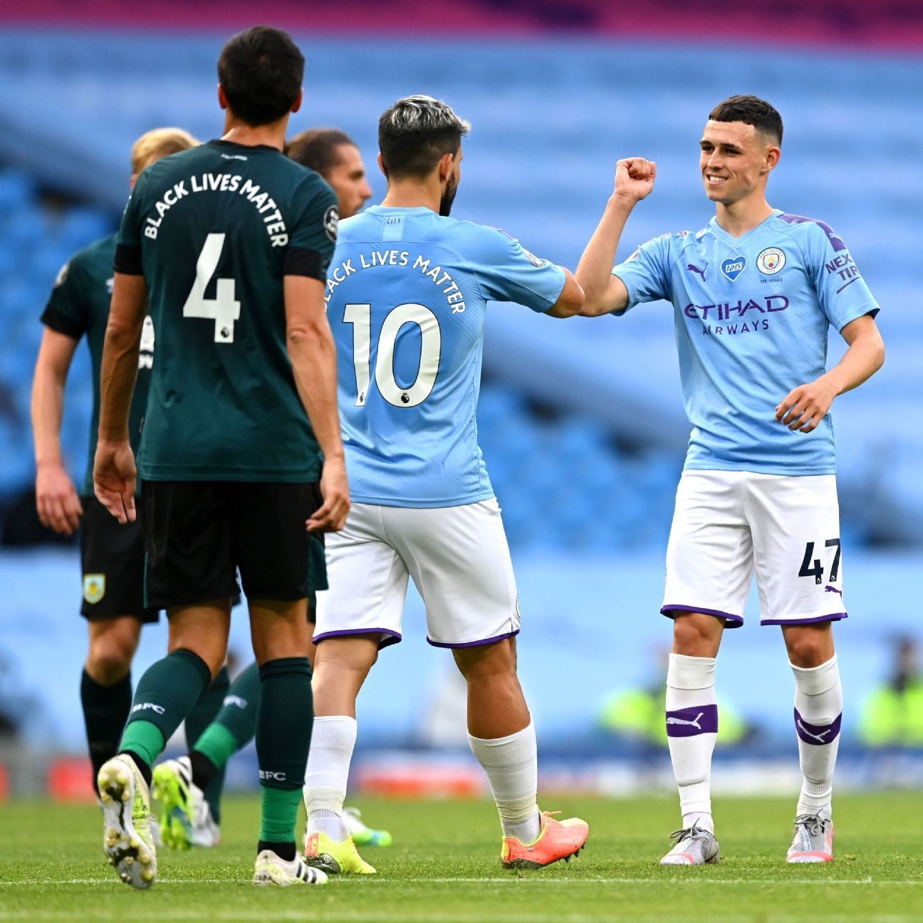 Man City beat Burnley, delay Liverpool's clinch