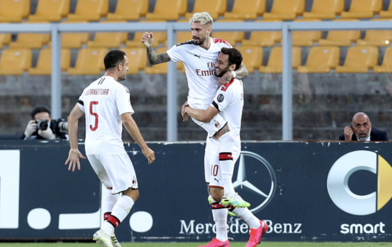 Four-star AC Milan see off Lecce
