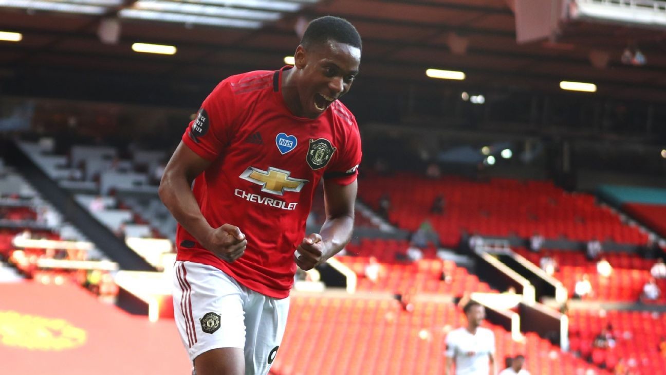 9/10 hat-trick hero Martial boosts Man United top four hopes