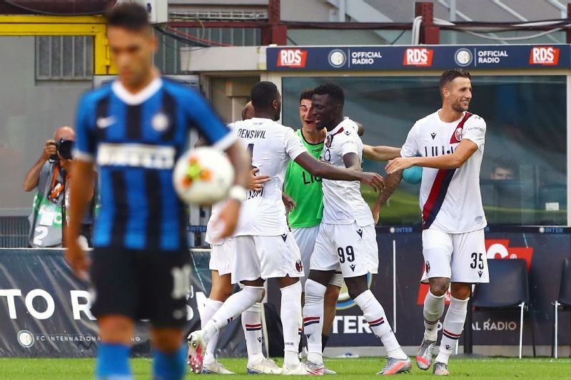 10-man Bologna shock Inter's slim title hopes