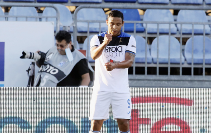 Muriel penalty enough for Atalanta to overcome 10-man Cagliari