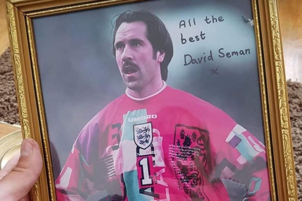 'Signed by who???!!!!': Arsenal legend Seaman calls out fake autograph seller