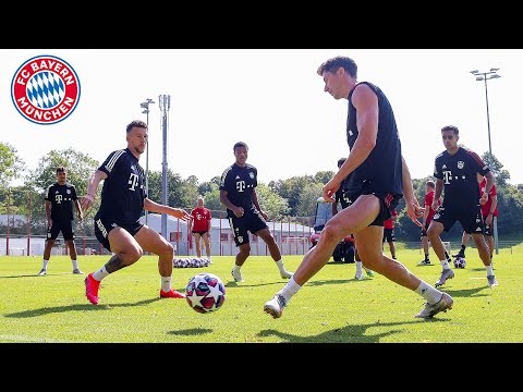 Best moments from FC Bayern's training in small groups