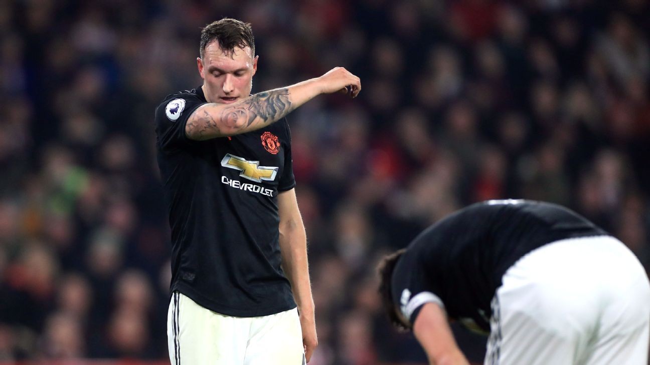 Sources: Man United's Jones gets Twitter apology