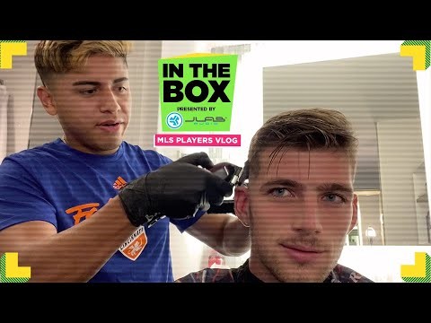 How Soccer Players Give Each Other Fresh Haircuts I In The Box