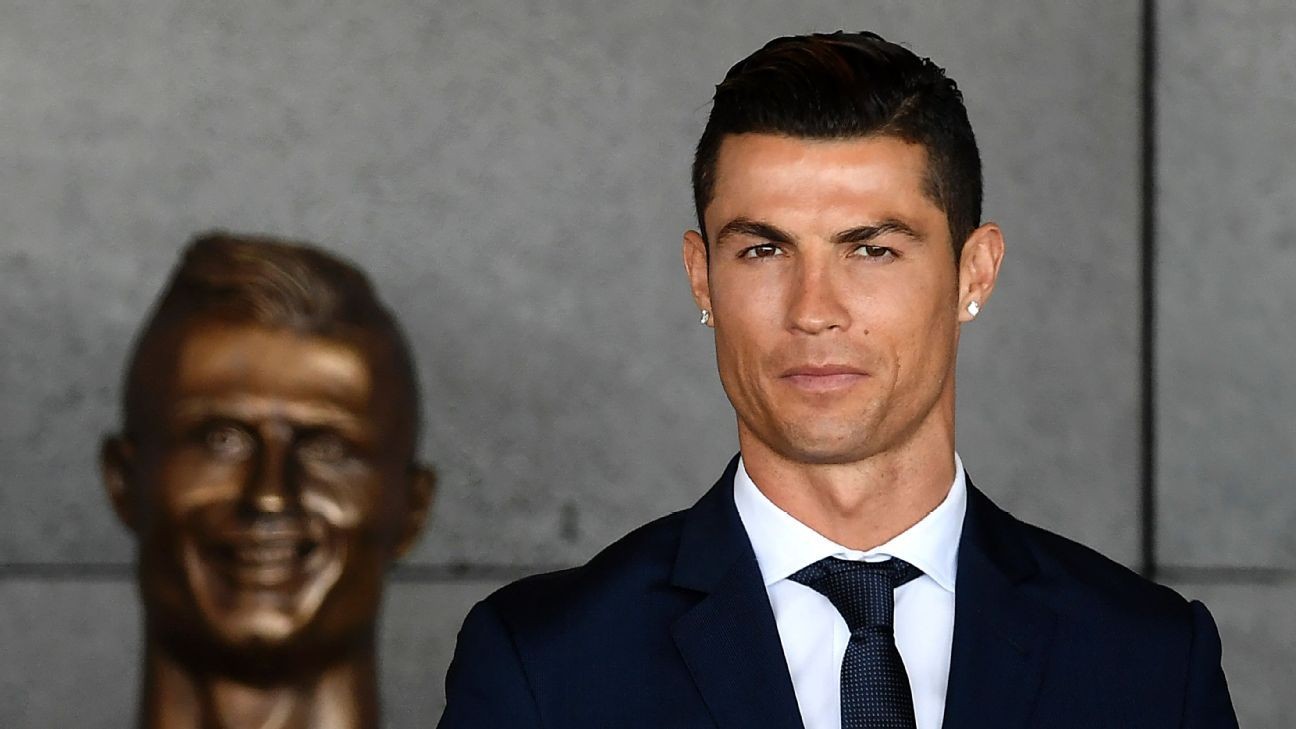 Soccer statues: The best and worst tributes to legendary footballers