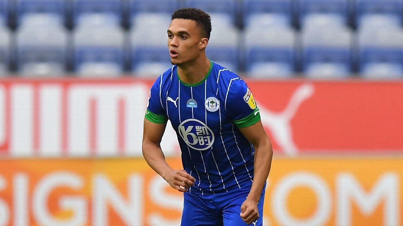 USMNT's Robinson joins Premier League Fulham