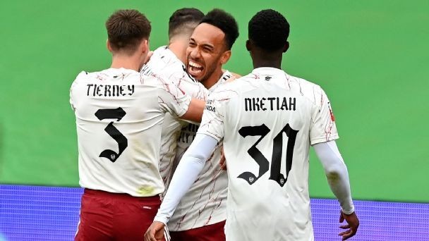 Arsenal win Community Shield on penalties